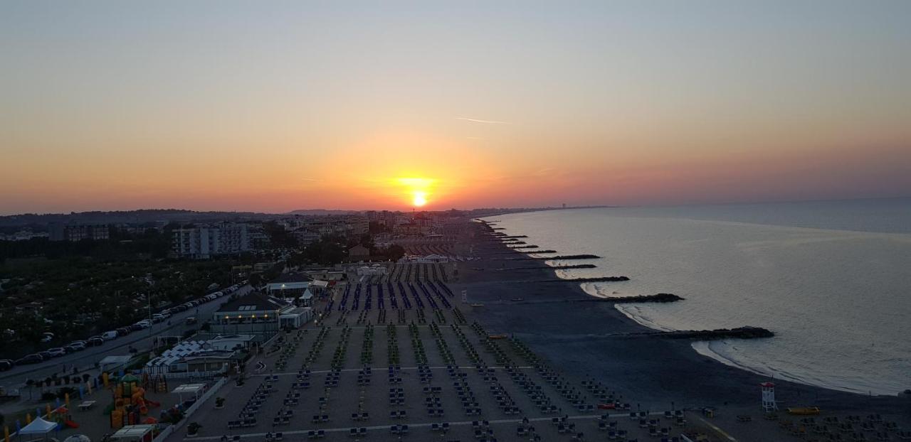 Ferienwohnung Sul Mare... Misano Adriatico Exterior foto